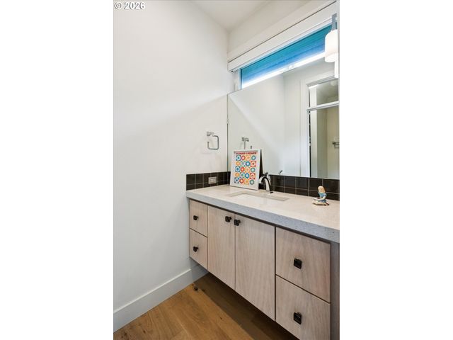 3150 UPPER Dr, Lake Oswego, OR 97035