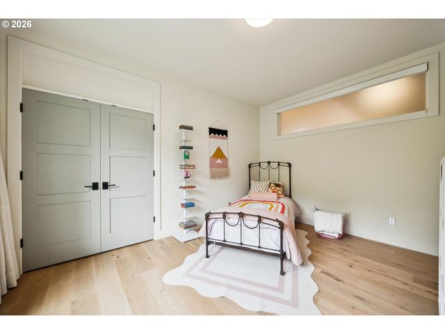 3150 UPPER Dr, Lake Oswego, OR 97035