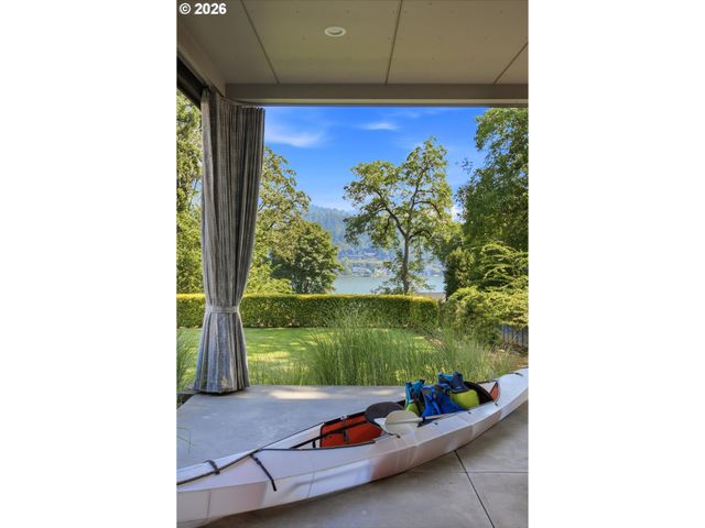 3150 UPPER Dr, Lake Oswego, OR 97035