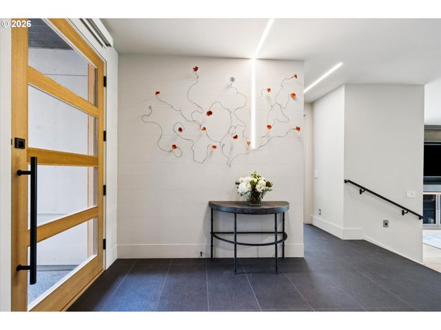 3150 UPPER Dr, Lake Oswego, OR 97035