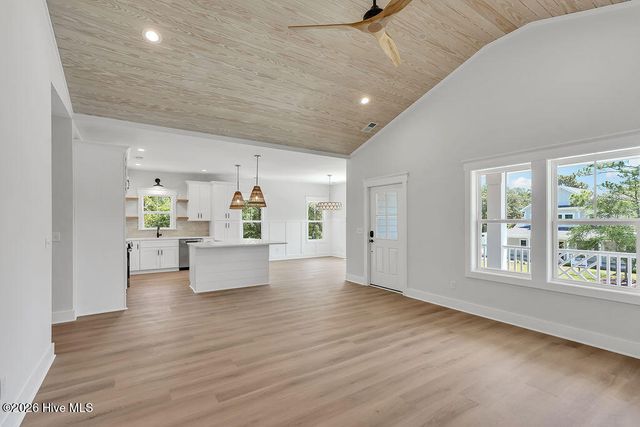 117 NE 17th Street, Oak Island, NC 28465