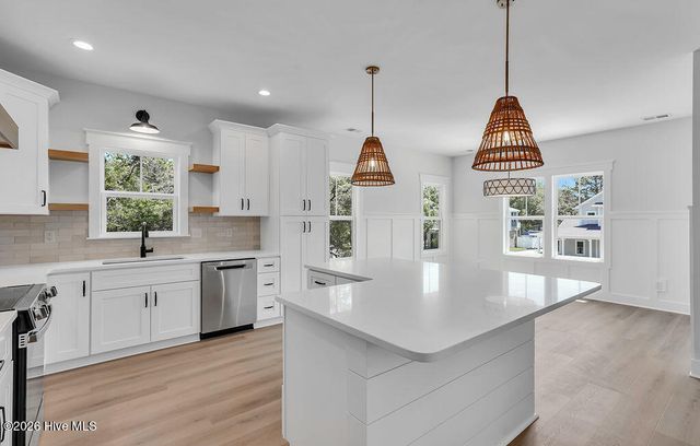 117 NE 17th Street, Oak Island, NC 28465