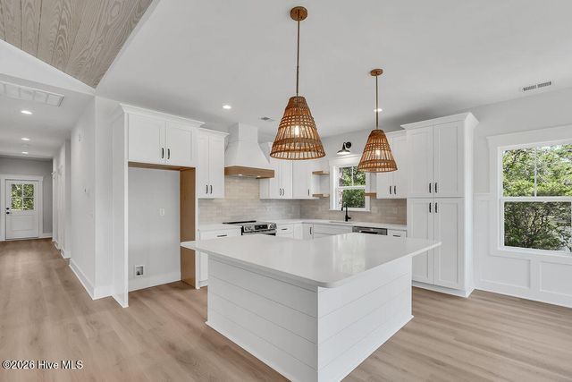 117 NE 17th Street, Oak Island, NC 28465