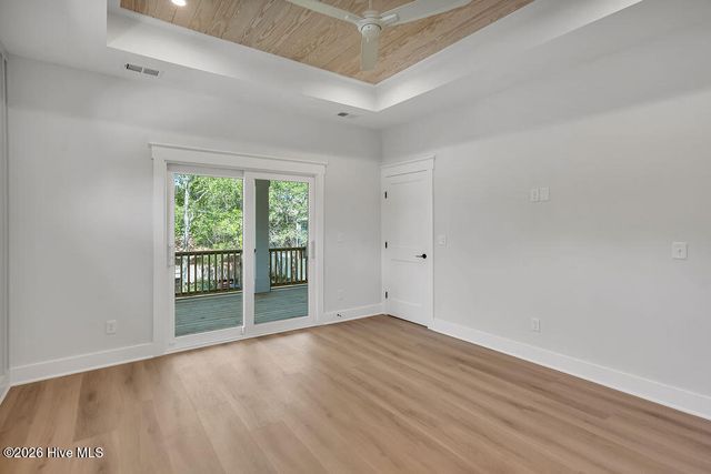 117 NE 17th Street, Oak Island, NC 28465
