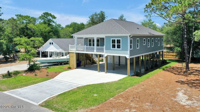 117 NE 17th Street, Oak Island, NC 28465