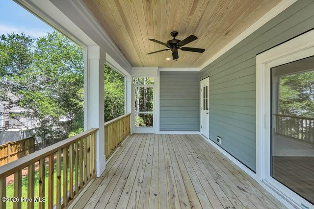 117 NE 17th Street, Oak Island, NC 28465