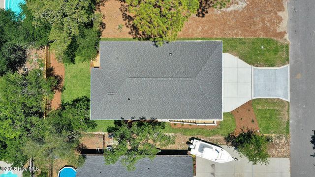 117 NE 17th Street, Oak Island, NC 28465