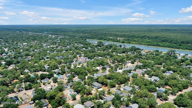 117 NE 17th Street, Oak Island, NC 28465