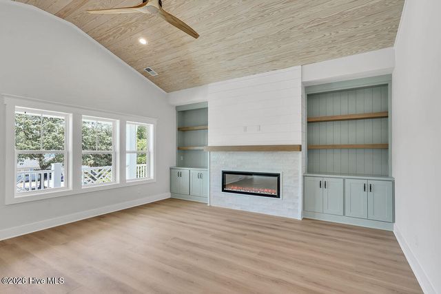 117 NE 17th Street, Oak Island, NC 28465