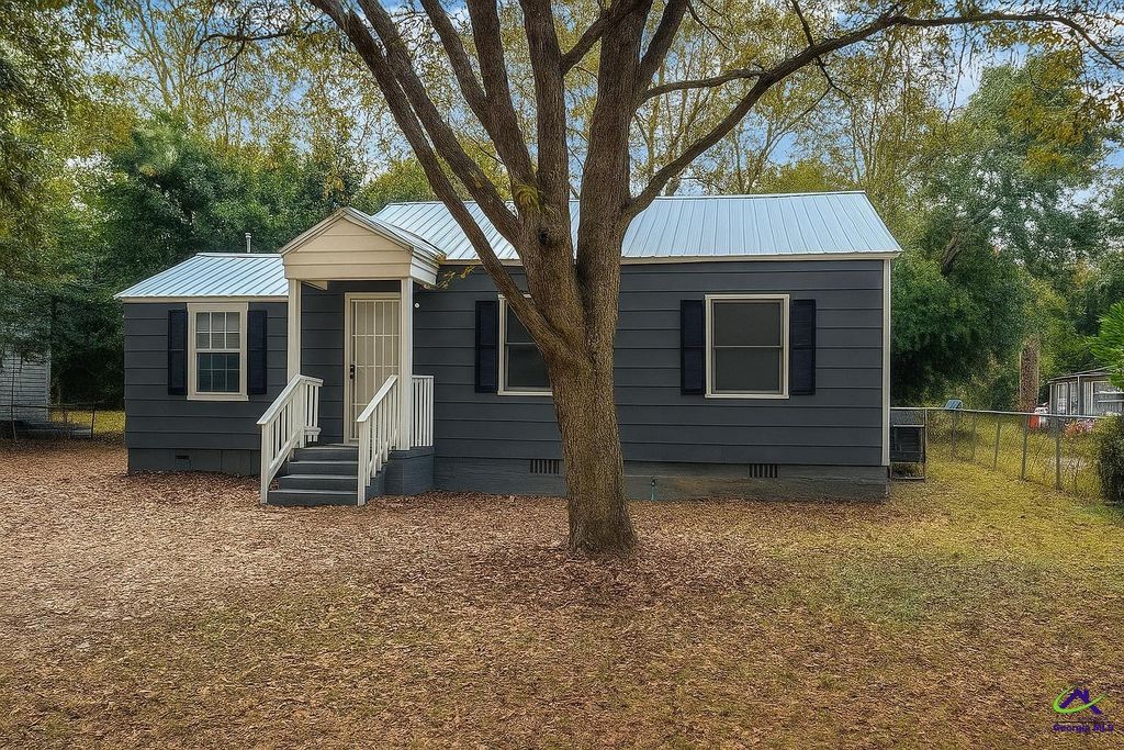 315 Arnold, Warner Robins, GA 31093