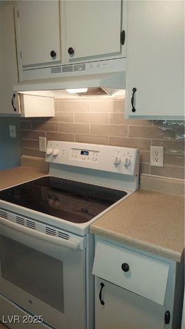 220 Mission Newport Lane 203, Las Vegas, NV 89107