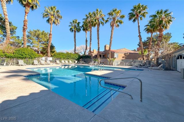 220 Mission Newport Lane 203, Las Vegas, NV 89107