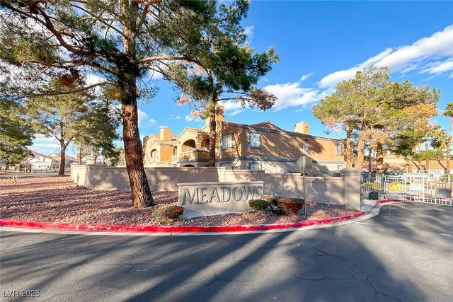 220 Mission Newport Lane 203, Las Vegas, NV 89107