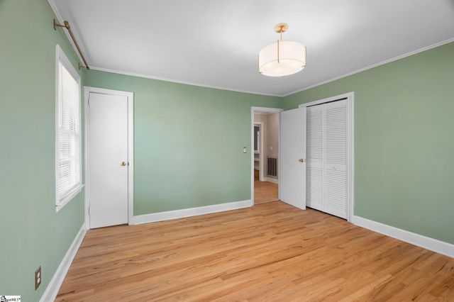 607 W Farley Avenue, Laurens, SC 29360