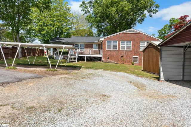 607 W Farley Avenue, Laurens, SC 29360