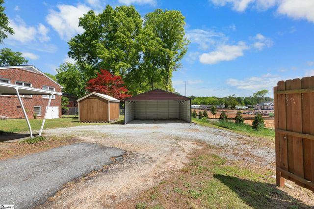 607 W Farley Avenue, Laurens, SC 29360