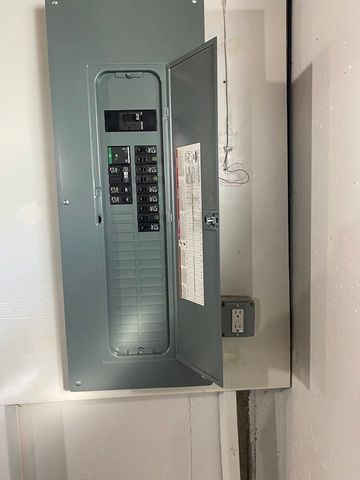 20 Swallow St, Falmouth, MA 02540