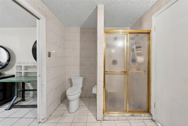3061 NW 14th St, Miami, FL 33125