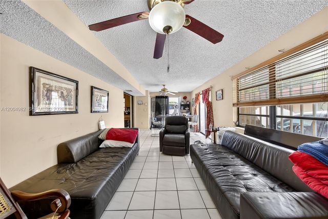 3061 NW 14th St, Miami, FL 33125
