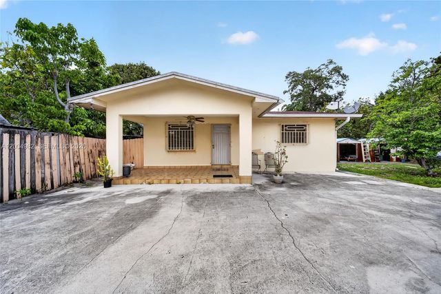 3061 NW 14th St, Miami, FL 33125