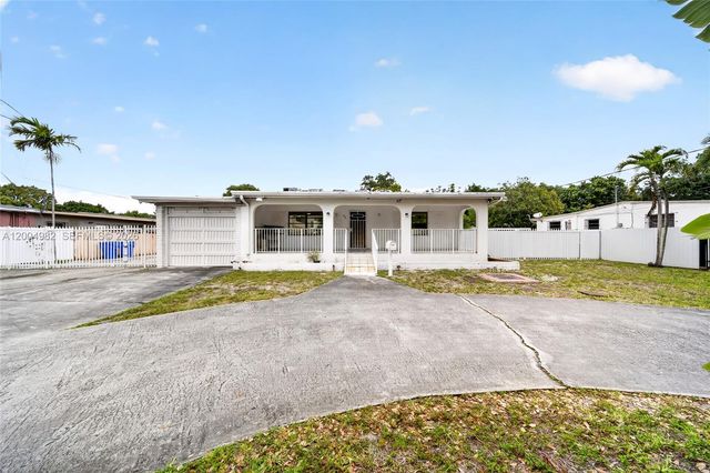 3061 NW 14th St, Miami, FL 33125