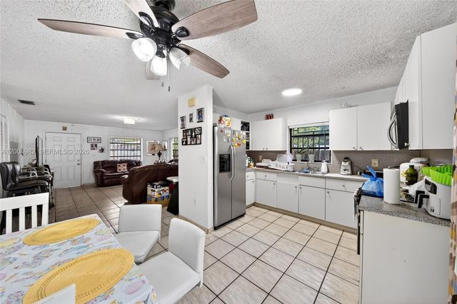 3061 NW 14th St, Miami, FL 33125