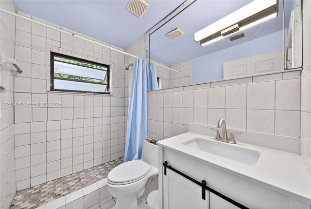 3061 NW 14th St, Miami, FL 33125