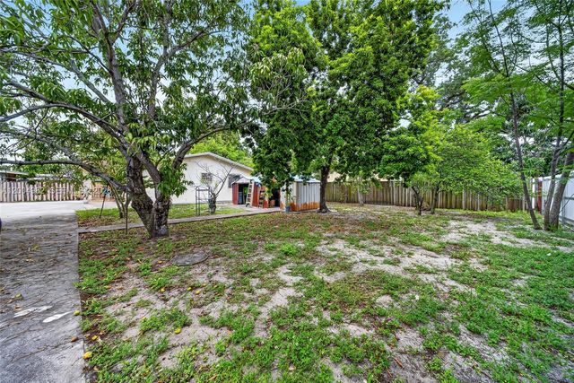 3061 NW 14th St, Miami, FL 33125