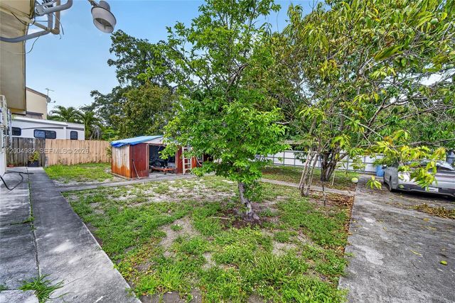 3061 NW 14th St, Miami, FL 33125