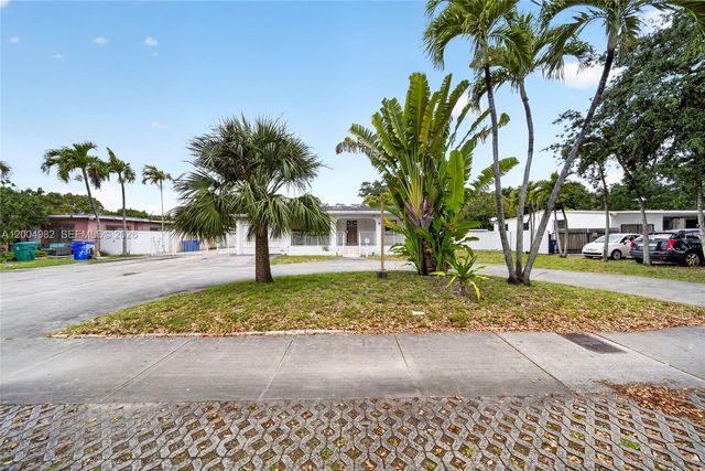 3061 NW 14th St, Miami, FL 33125