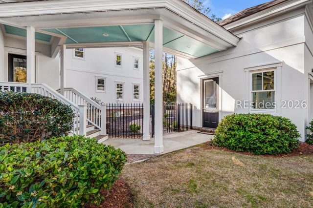 50 Hawthorne Rd, Bluffton, SC 29910