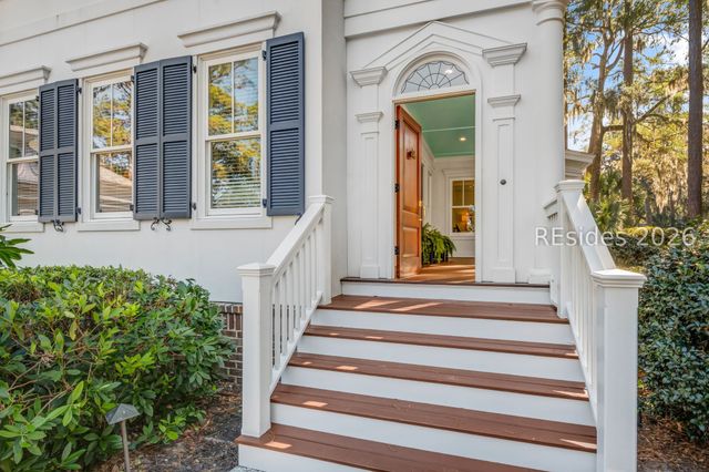 50 Hawthorne Rd, Bluffton, SC 29910