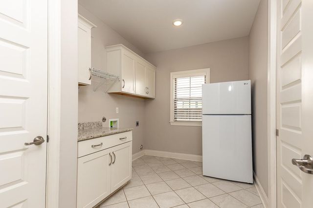 5096 MOUDRY RUN CV, Lakeland, TN 38002