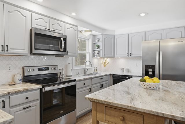 89 Moose Club Park Road, Goffstown, NH 03045