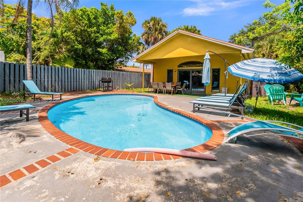 1738 N 16th Court, Hollywood, FL 33020