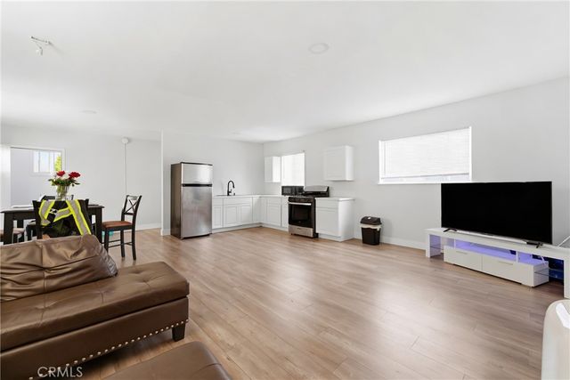 525 N Kenmore Avenue, Los Angeles, CA 90004