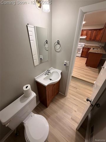 2051 Newell Drive, Sterling Heights, MI 48310