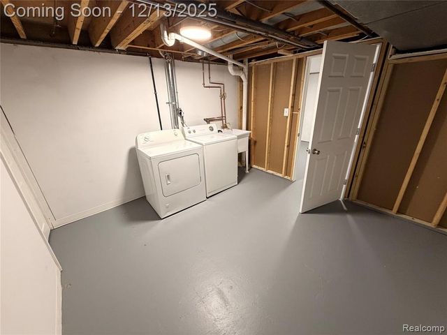 2051 Newell Drive, Sterling Heights, MI 48310