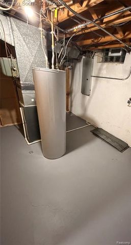 2051 Newell Drive, Sterling Heights, MI 48310