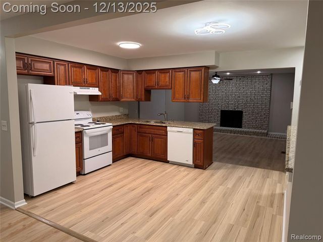 2051 Newell Drive, Sterling Heights, MI 48310