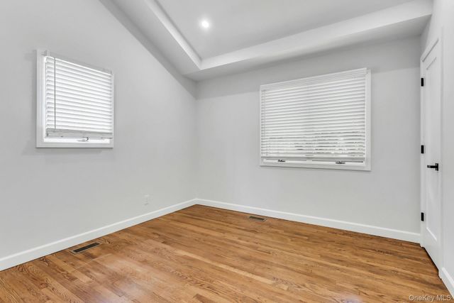 1 Coles, Glen Cove, NY 11542