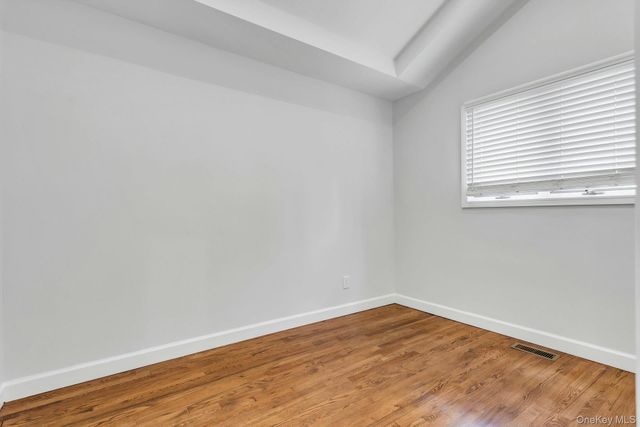 1 Coles, Glen Cove, NY 11542