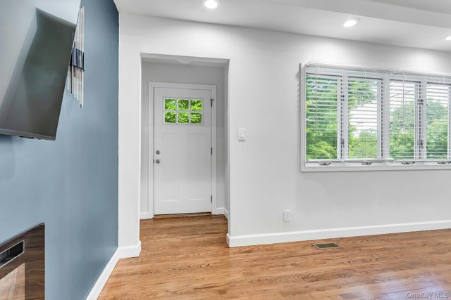 1 Coles, Glen Cove, NY 11542