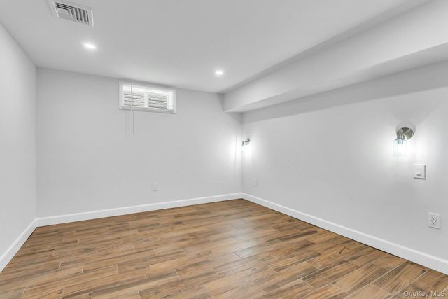 1 Coles, Glen Cove, NY 11542