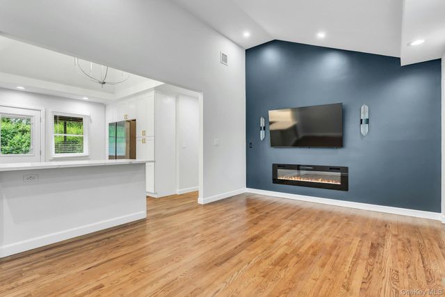 1 Coles, Glen Cove, NY 11542