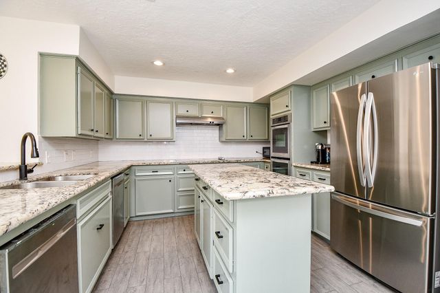 7711 Hopewell Lane, Houston, TX 77071