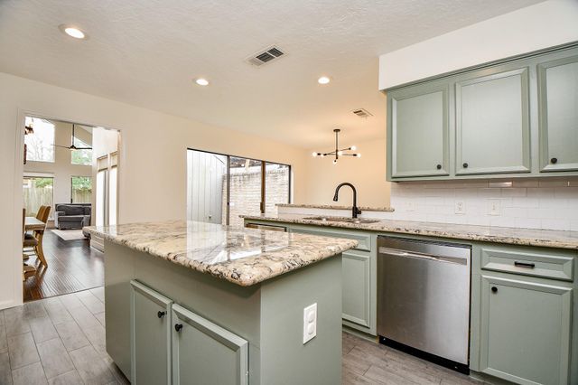 7711 Hopewell Lane, Houston, TX 77071