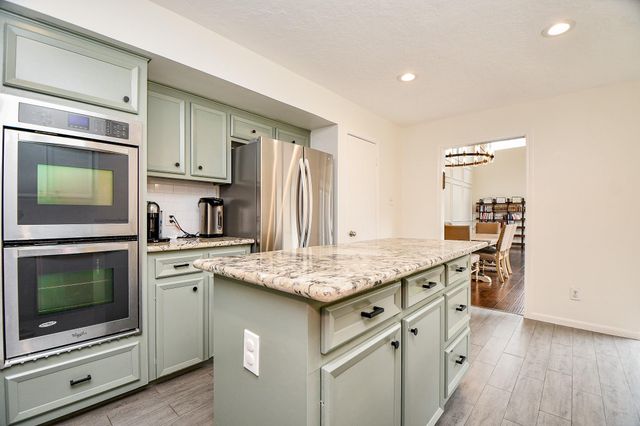 7711 Hopewell Lane, Houston, TX 77071