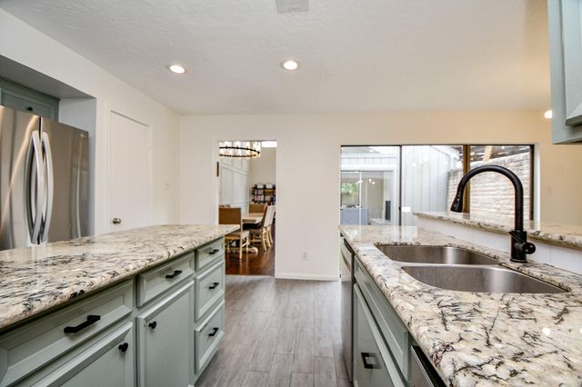 7711 Hopewell Lane, Houston, TX 77071