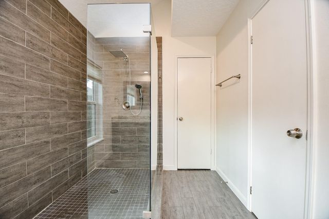 7711 Hopewell Lane, Houston, TX 77071